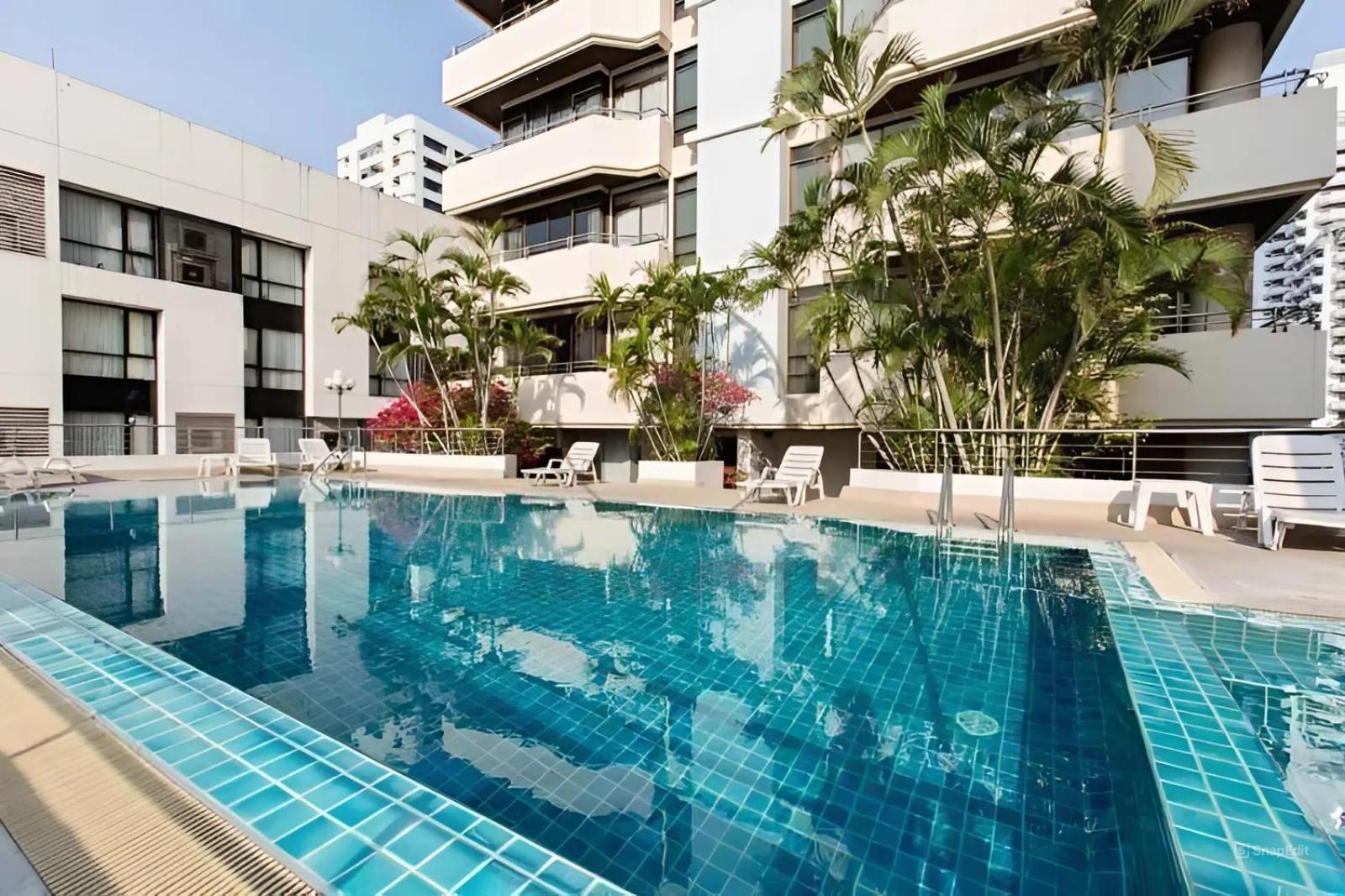 Nantiruj Tower - นันทิรุจ ทาวเวอร์ เซอร์วิสอพาร์ทเม้นท์ สุขุมวิท ซอย 8 Apartamento Banguecoque Exterior foto