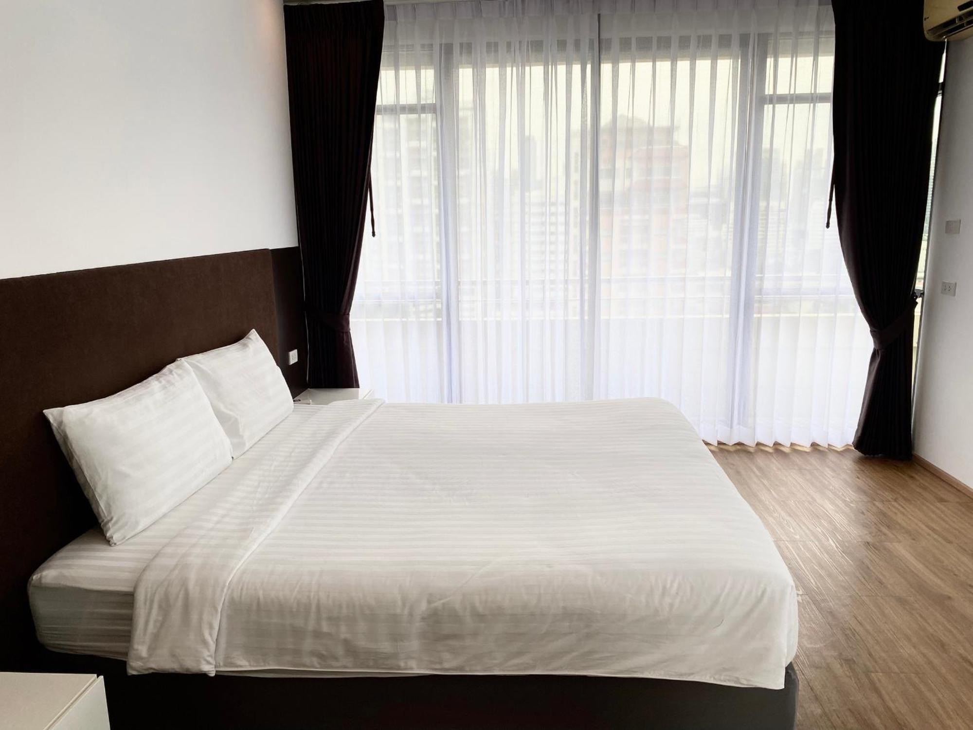 Nantiruj Tower - นันทิรุจ ทาวเวอร์ เซอร์วิสอพาร์ทเม้นท์ สุขุมวิท ซอย 8 Apartamento Banguecoque Exterior foto