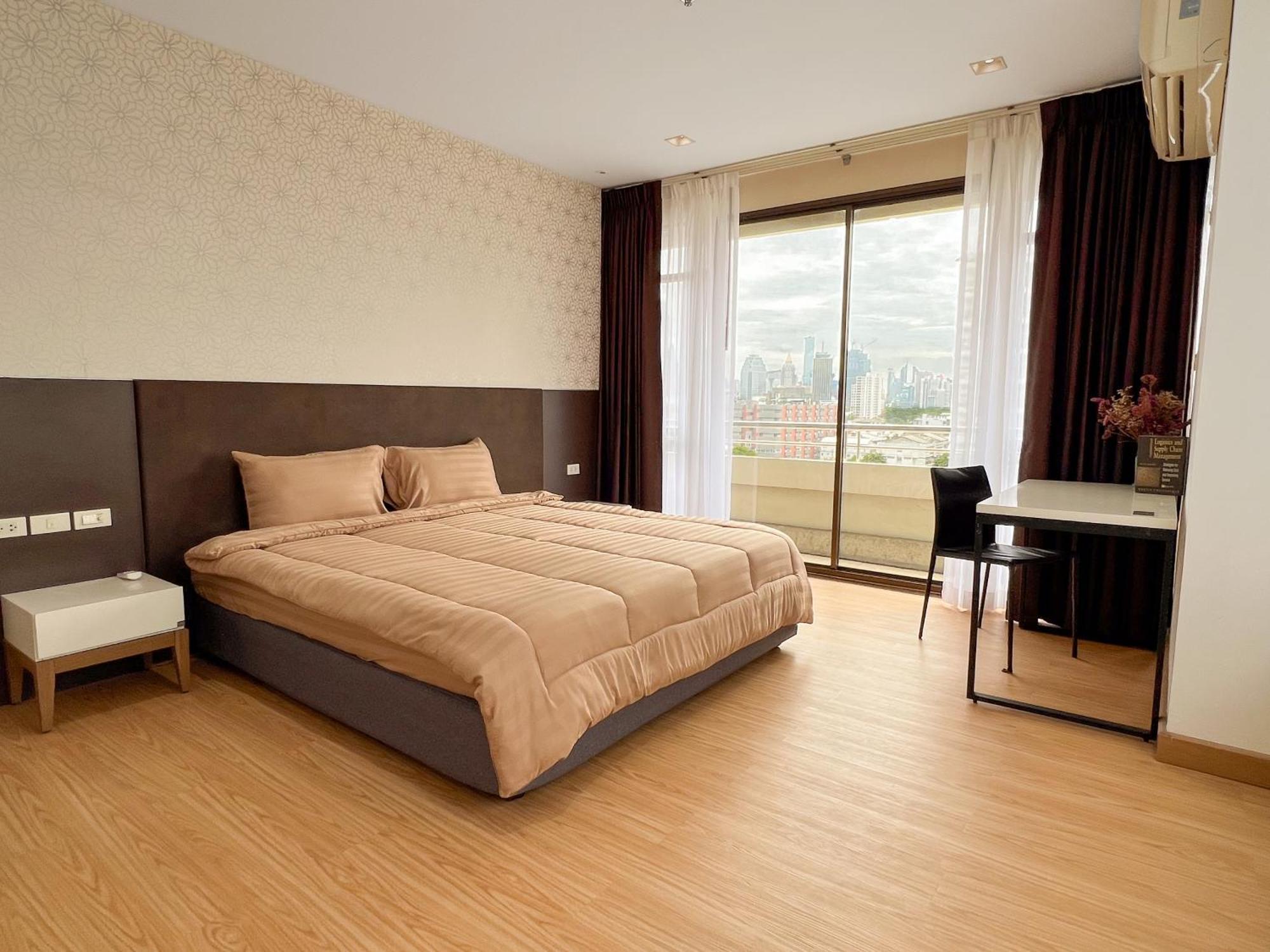 Nantiruj Tower - นันทิรุจ ทาวเวอร์ เซอร์วิสอพาร์ทเม้นท์ สุขุมวิท ซอย 8 Apartamento Banguecoque Exterior foto